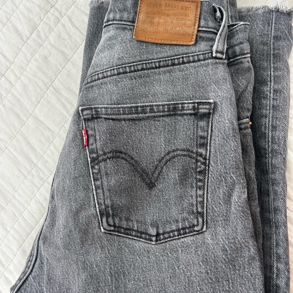 Levi's Ribcage Ankle Jeans - Picture 2 of 4